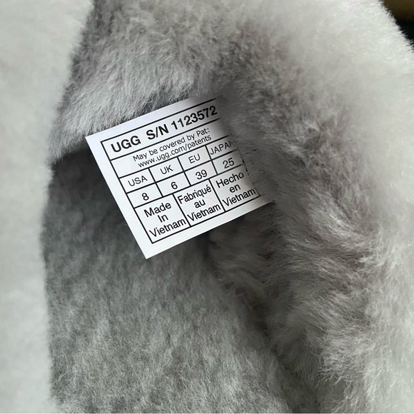 NIB UGG Scuffita Genuine Shearling Slide Slippers - Picture 7 of 15